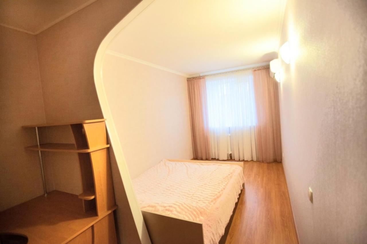 Двухкомнатная Квартира 300М От Моря Ул Парковая 18 Отчетные Док Τσορνομόρσκ Εξωτερικό φωτογραφία